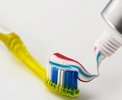 Why You Should Be Using Natural Toothpaste for Your Teeth